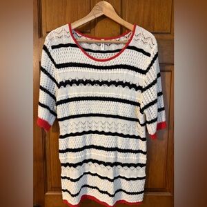Crew Neck Striped Open-Knit Sweater - White/Black with Red Trim